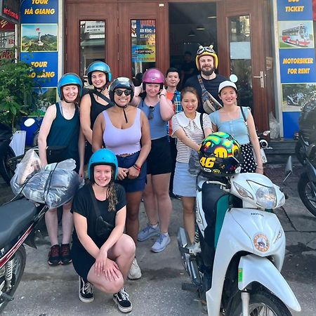 Ha Long Fancy Hostel With Vegetarian And Vegan Restaurant エクステリア 写真