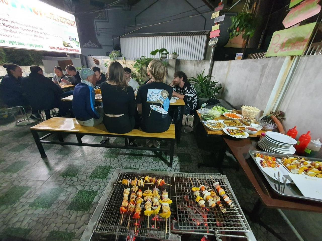 Ha Long Fancy Hostel With Vegetarian And Vegan Restaurant エクステリア 写真