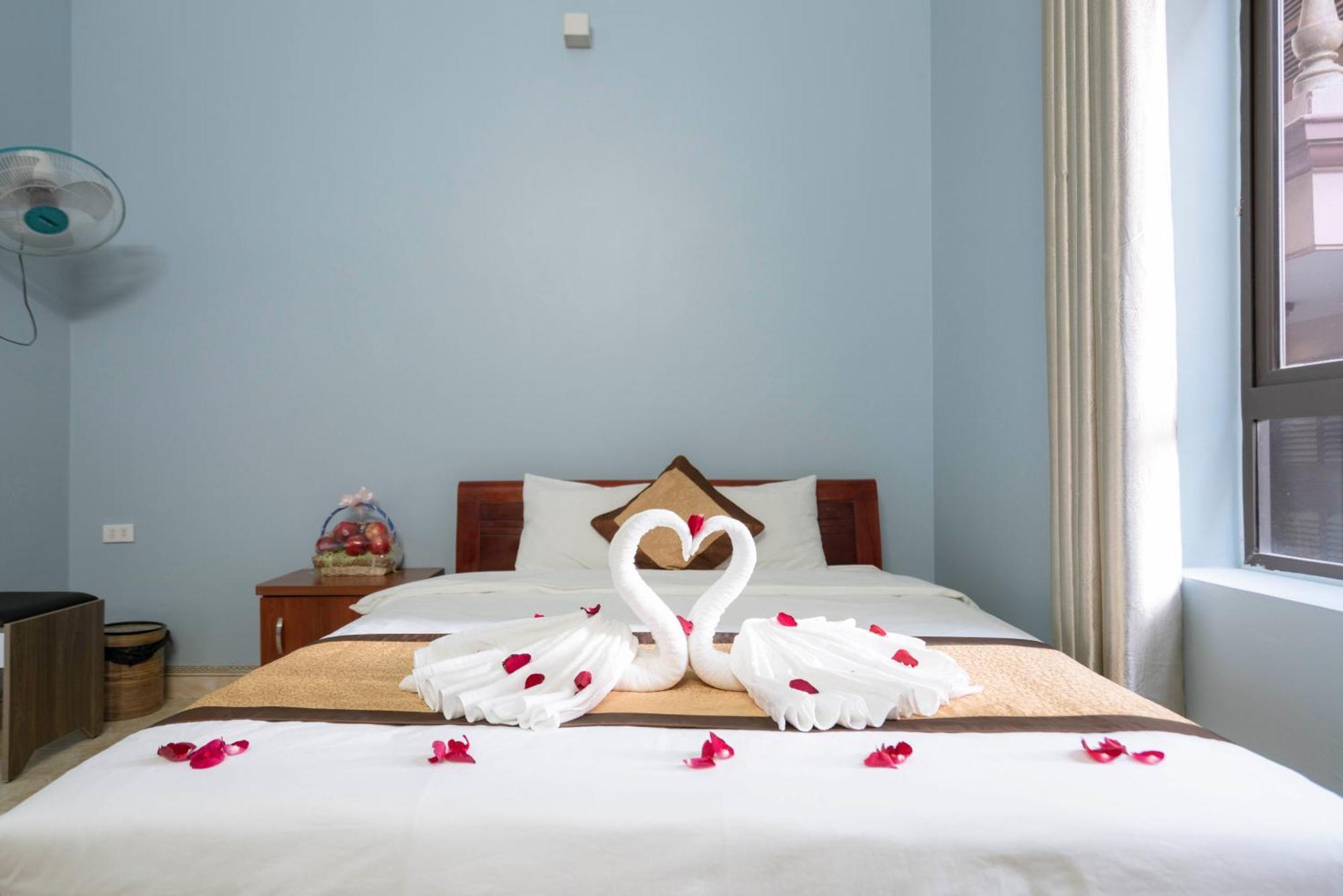 Ha Long Fancy Hostel With Vegetarian And Vegan Restaurant エクステリア 写真