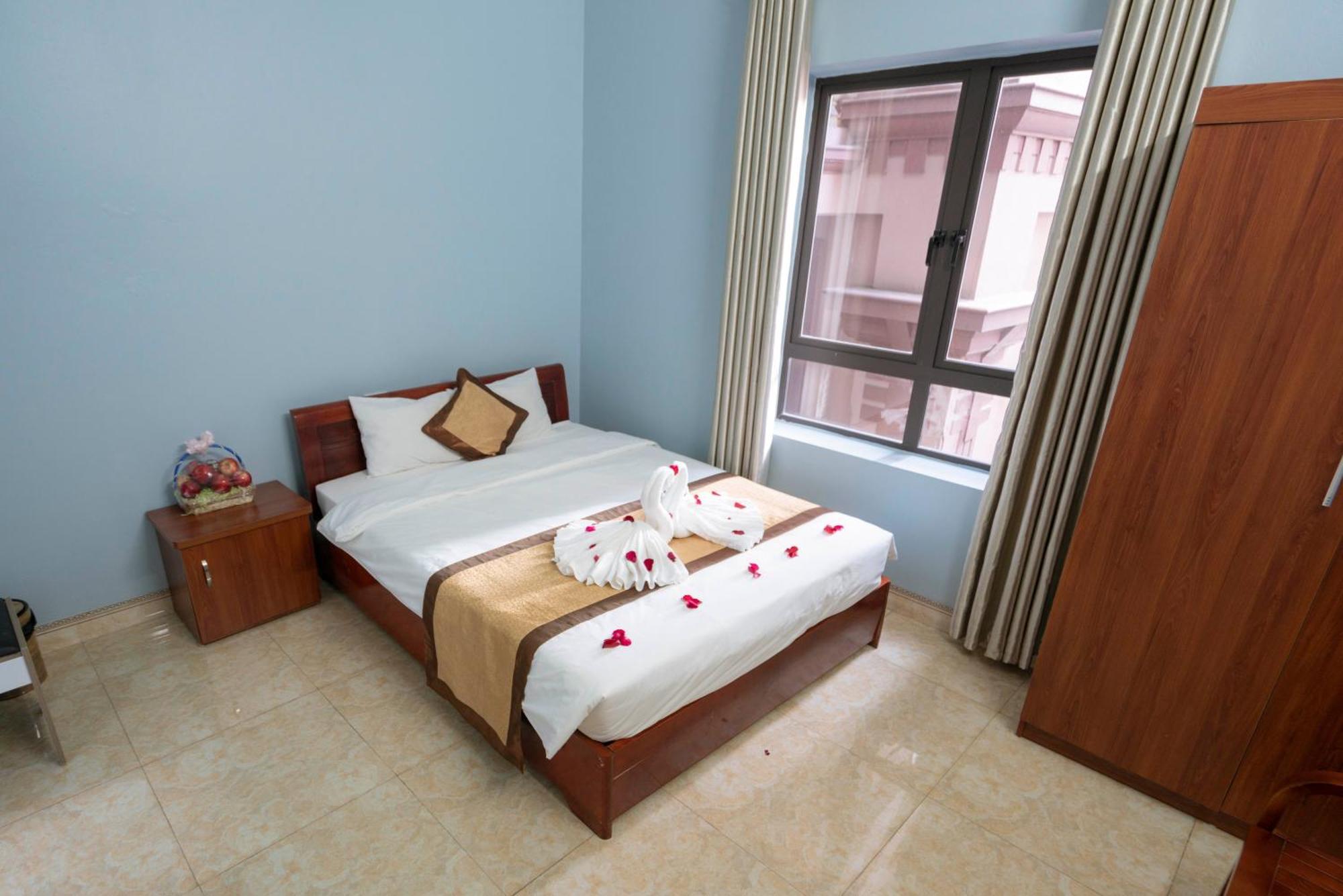 Ha Long Fancy Hostel With Vegetarian And Vegan Restaurant エクステリア 写真