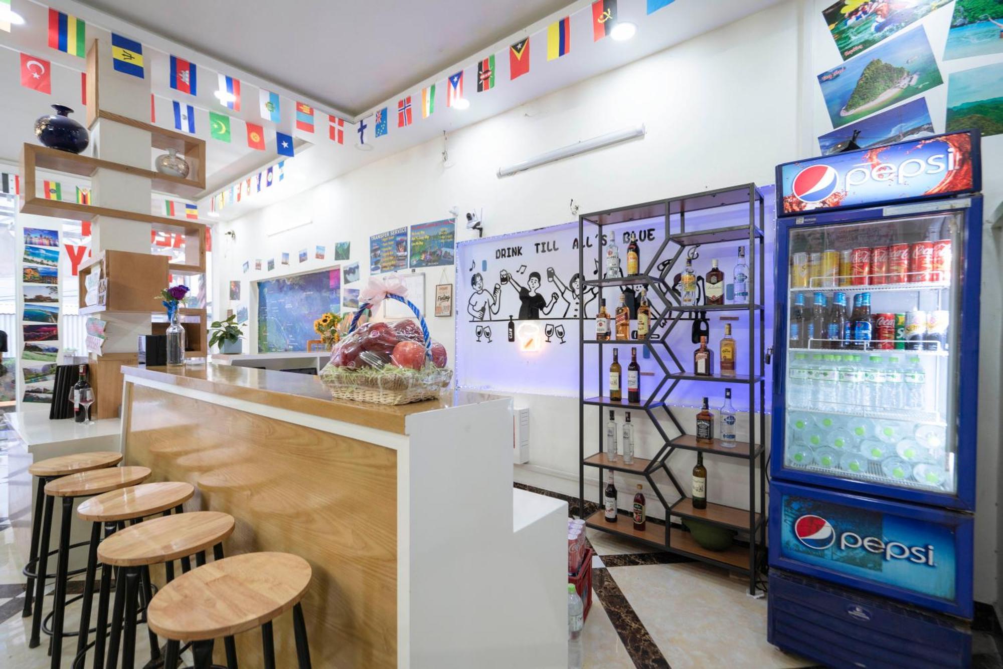 Ha Long Fancy Hostel With Vegetarian And Vegan Restaurant エクステリア 写真