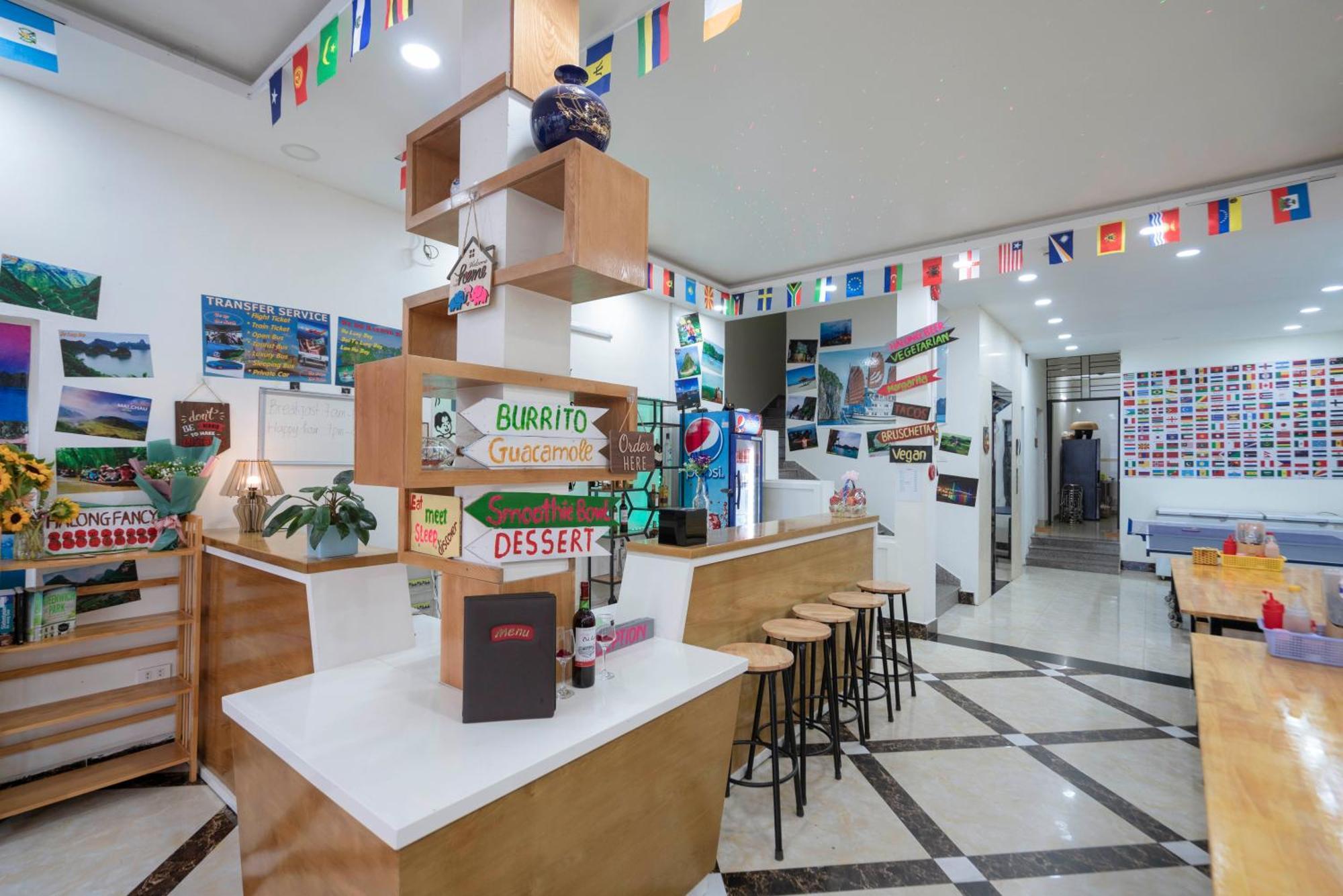 Ha Long Fancy Hostel With Vegetarian And Vegan Restaurant エクステリア 写真
