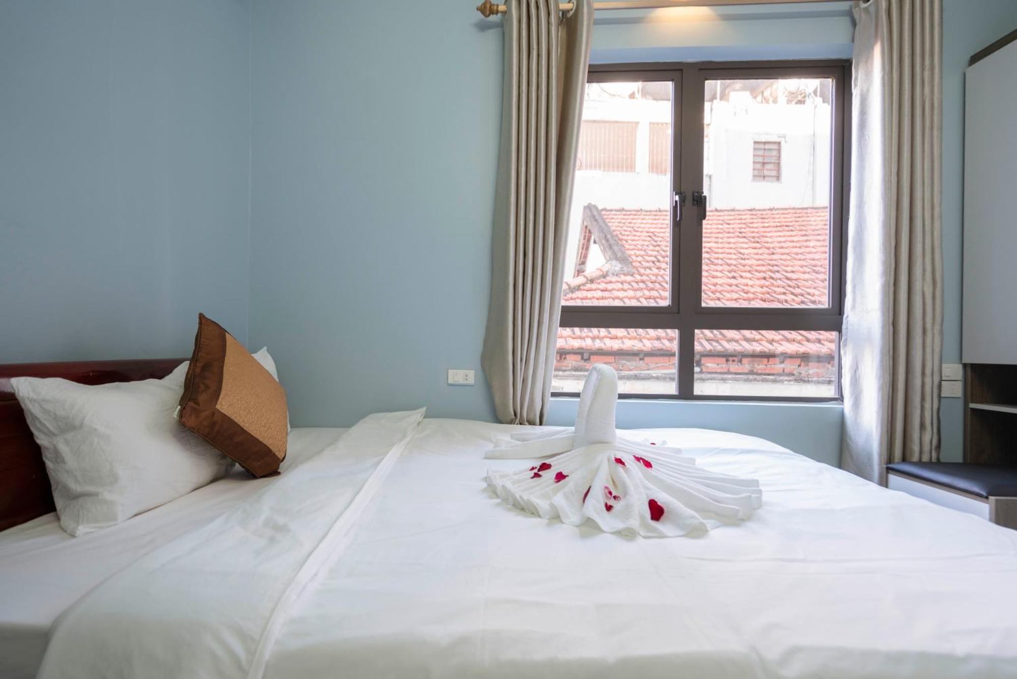 Ha Long Fancy Hostel With Vegetarian And Vegan Restaurant エクステリア 写真