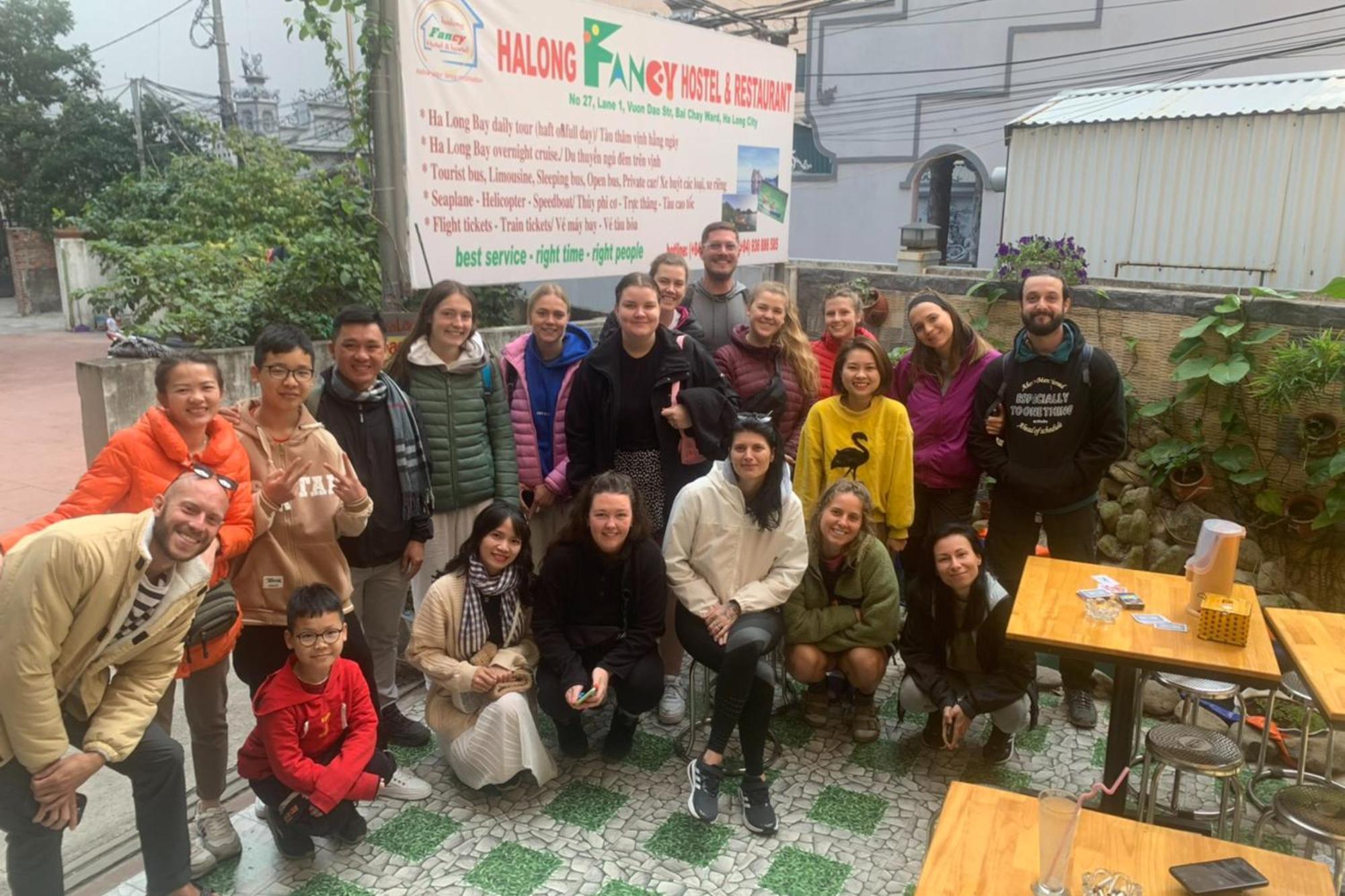 Ha Long Fancy Hostel With Vegetarian And Vegan Restaurant エクステリア 写真