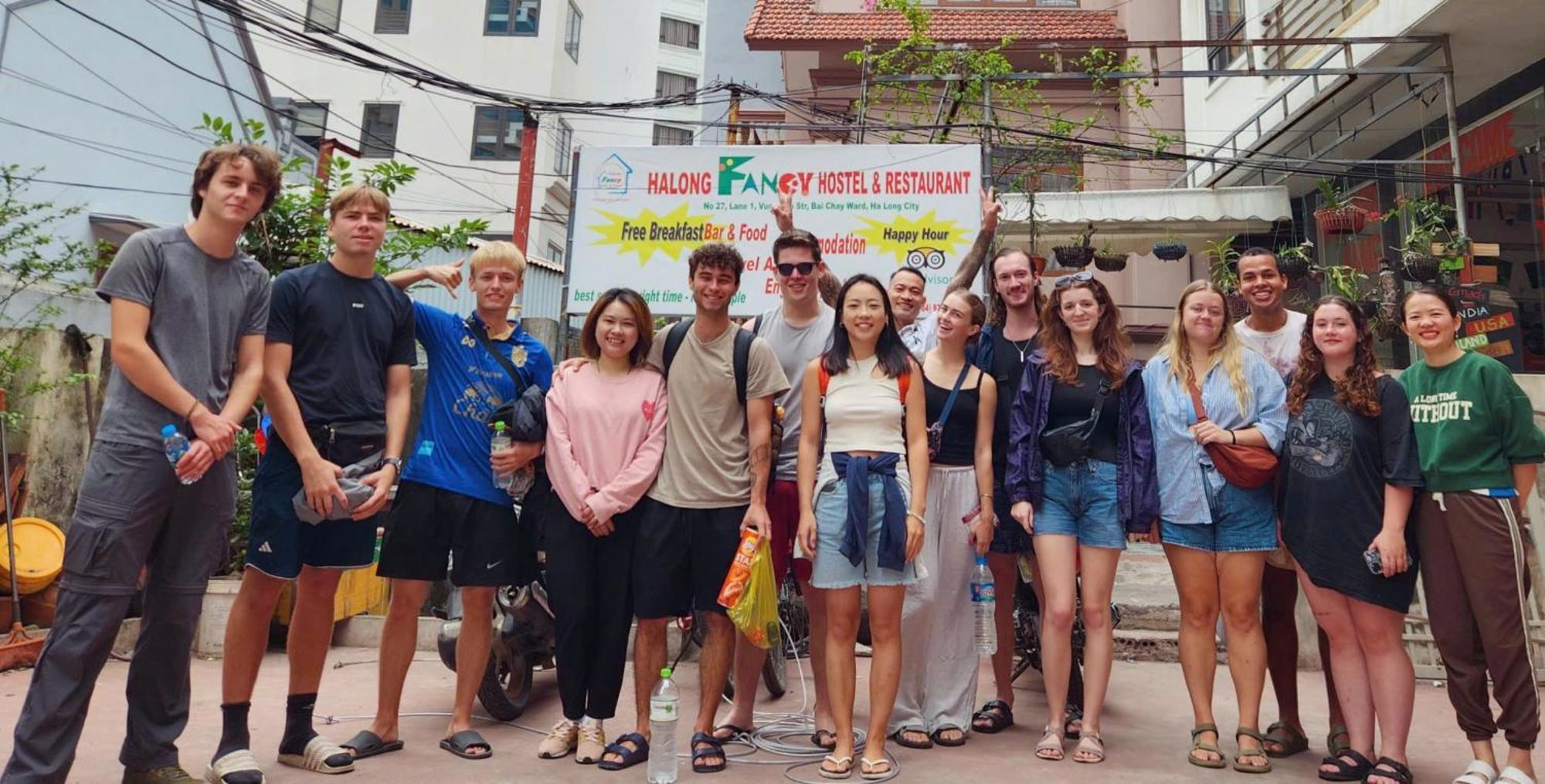Ha Long Fancy Hostel With Vegetarian And Vegan Restaurant エクステリア 写真