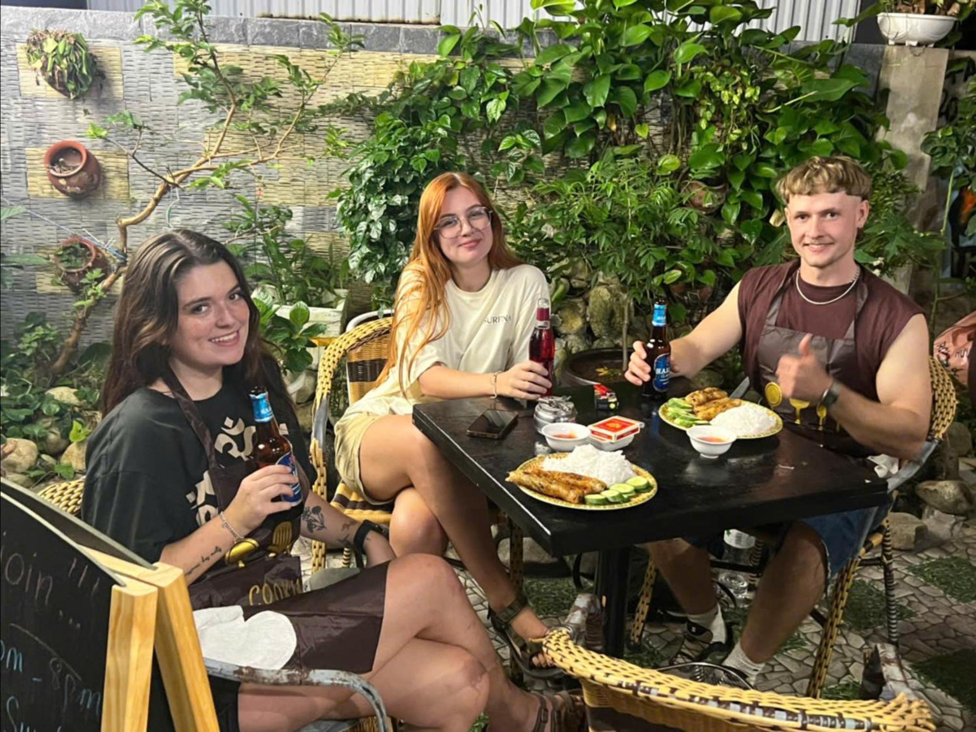 Ha Long Fancy Hostel With Vegetarian And Vegan Restaurant エクステリア 写真