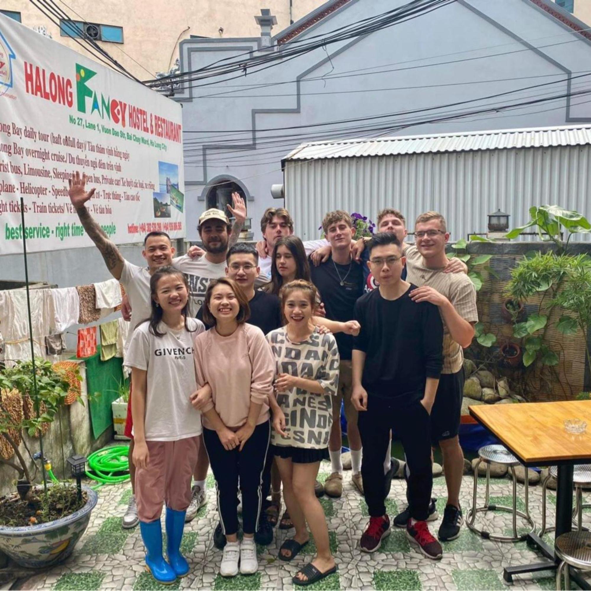 Ha Long Fancy Hostel With Vegetarian And Vegan Restaurant エクステリア 写真