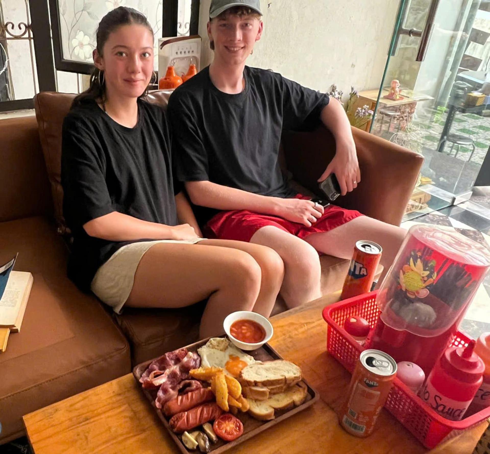 Ha Long Fancy Hostel With Vegetarian And Vegan Restaurant エクステリア 写真